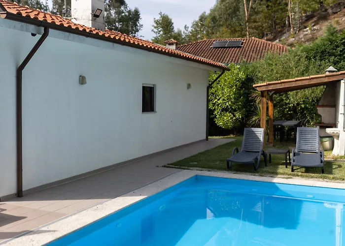 בית נופש Ermal Haven *